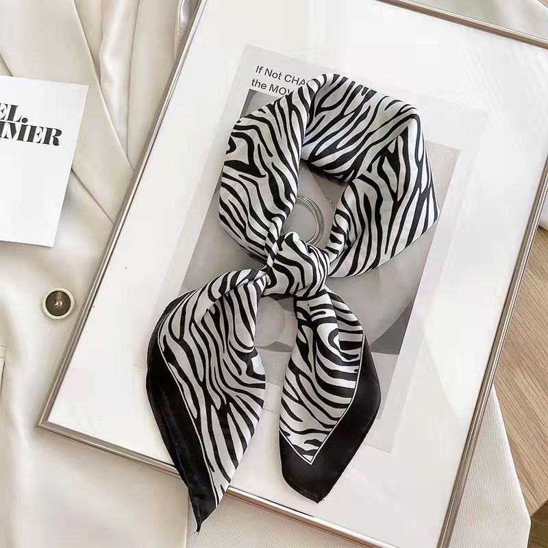 New Fashion Zebra Printed Squa - đánh giá và giá Silk Scarf Square